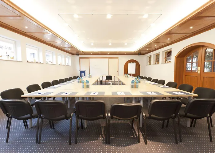 Altes Brauhaus Garni Hotel 4*