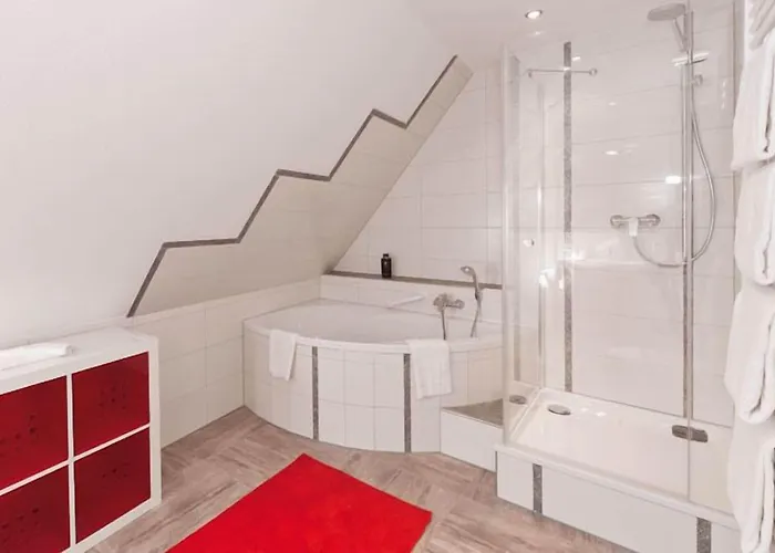 Altes Brauhaus Garni Hotel 4*